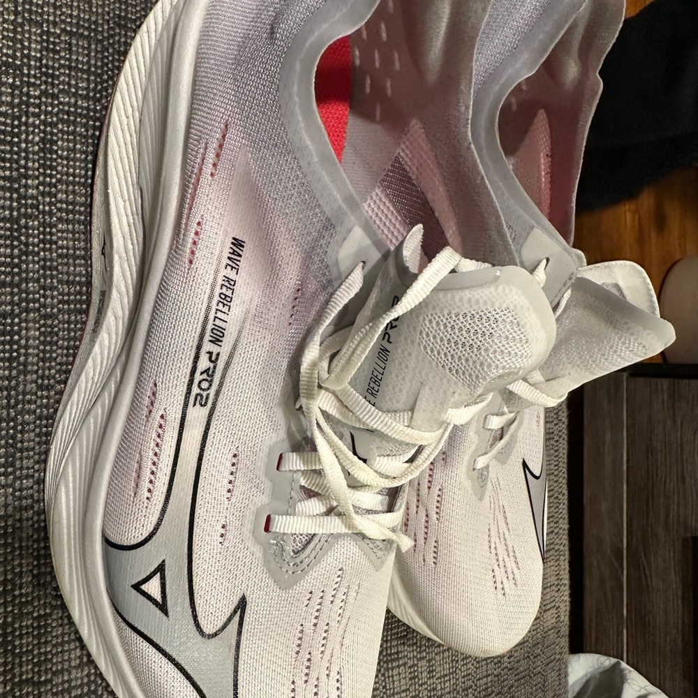 Mizuno Racing Wave Rebellion Pro 2